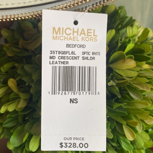 MICHAEL Michael Kors BEDFORD🤍WHITE🤍LEATHER MEDIUM CRESCENT SHOULDER BAG🌟NWT🌟 - Picture 16 of 17